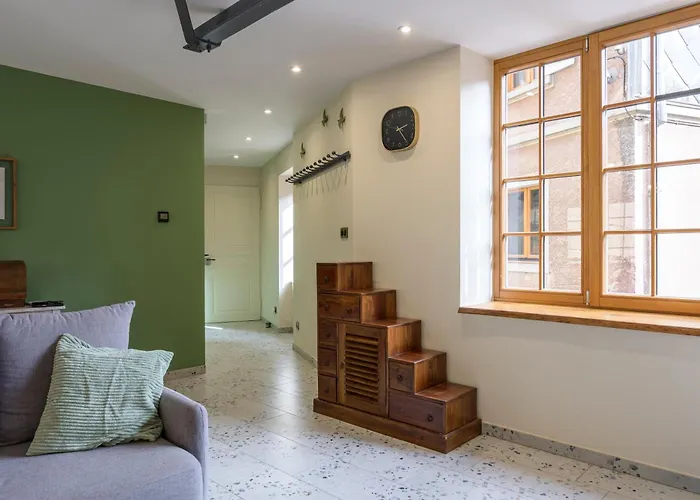 De La Riviere Apartment *